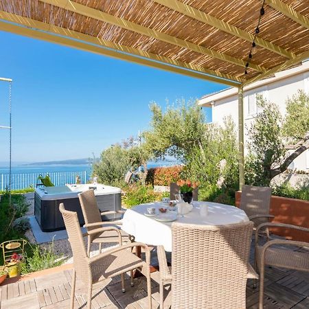 Holiday Home Villetta Belveder Baska Voda Bagian luar foto
