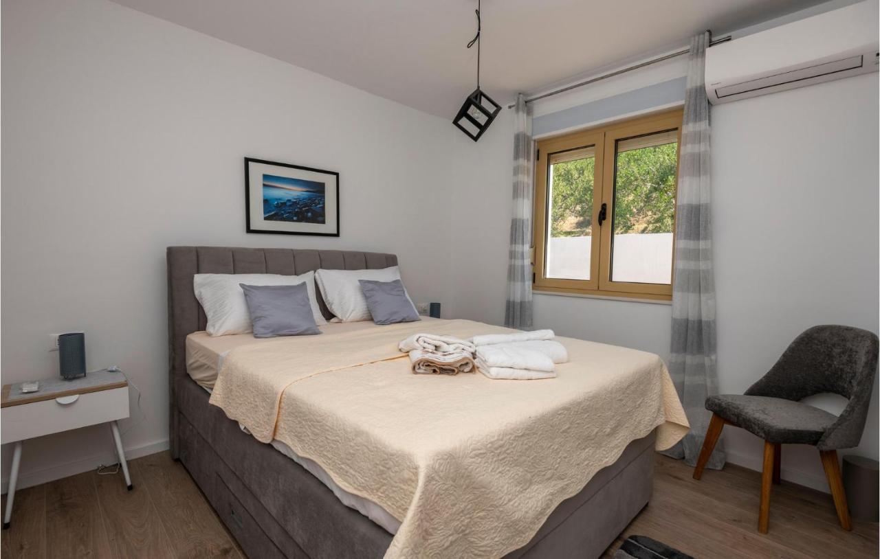 Holiday Home Villetta Belveder Baska Voda Bagian luar foto