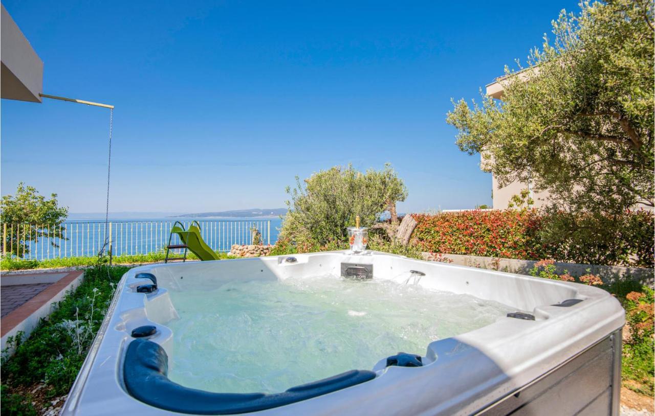 Holiday Home Villetta Belveder Baska Voda Bagian luar foto