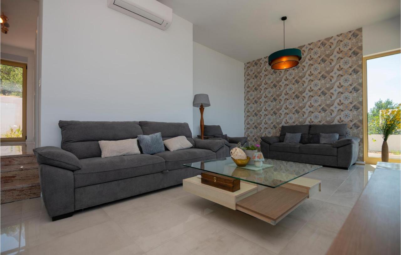 Holiday Home Villetta Belveder Baska Voda Bagian luar foto