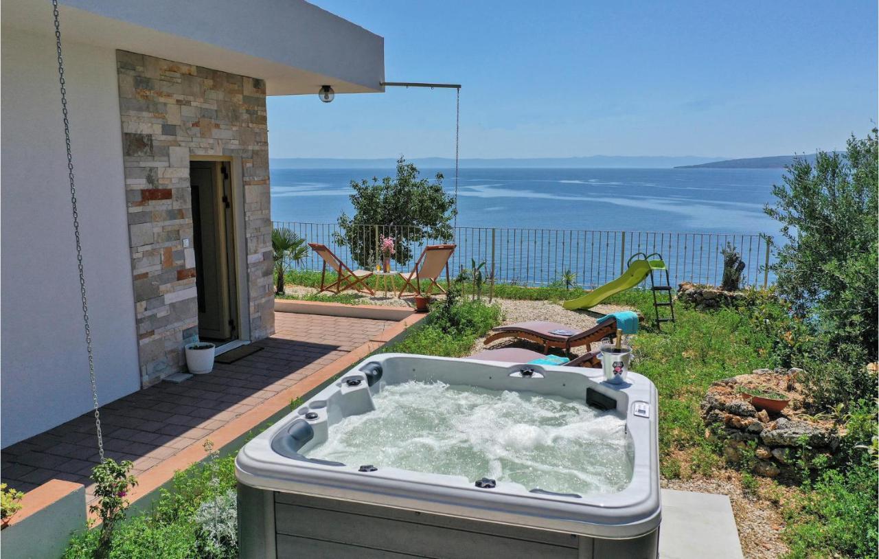 Holiday Home Villetta Belveder Baska Voda Bagian luar foto