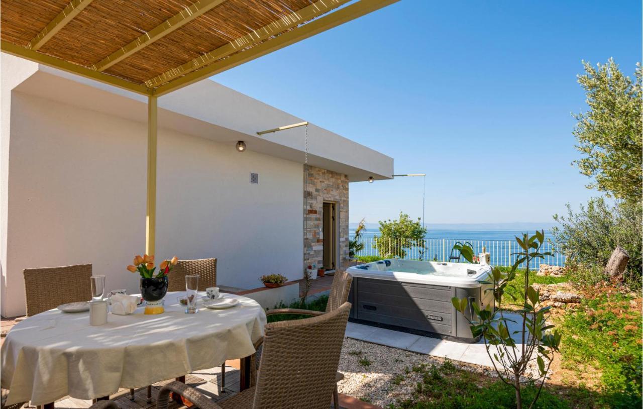 Holiday Home Villetta Belveder Baska Voda Bagian luar foto