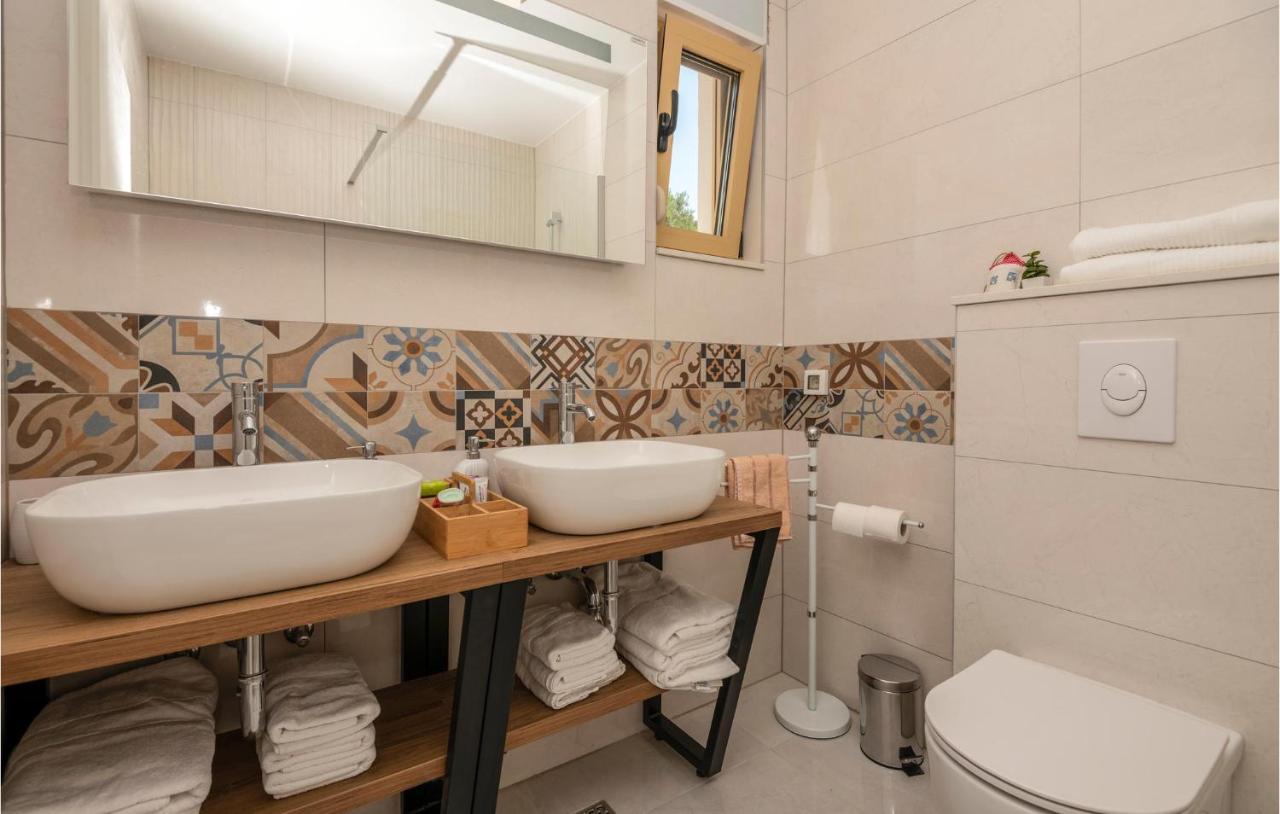 Holiday Home Villetta Belveder Baska Voda Bagian luar foto